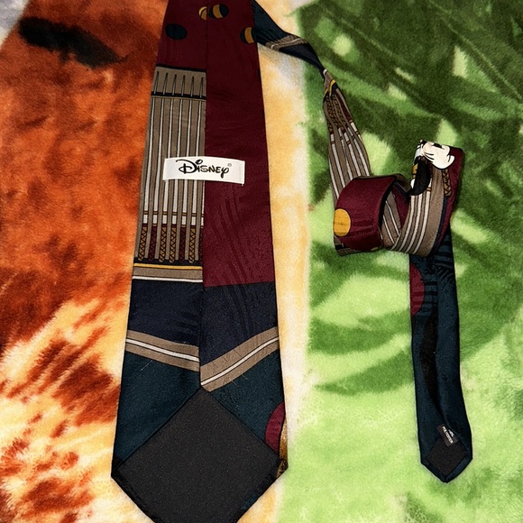 Vintage Disney Mickey Mouse tie - Picture 5 of 5